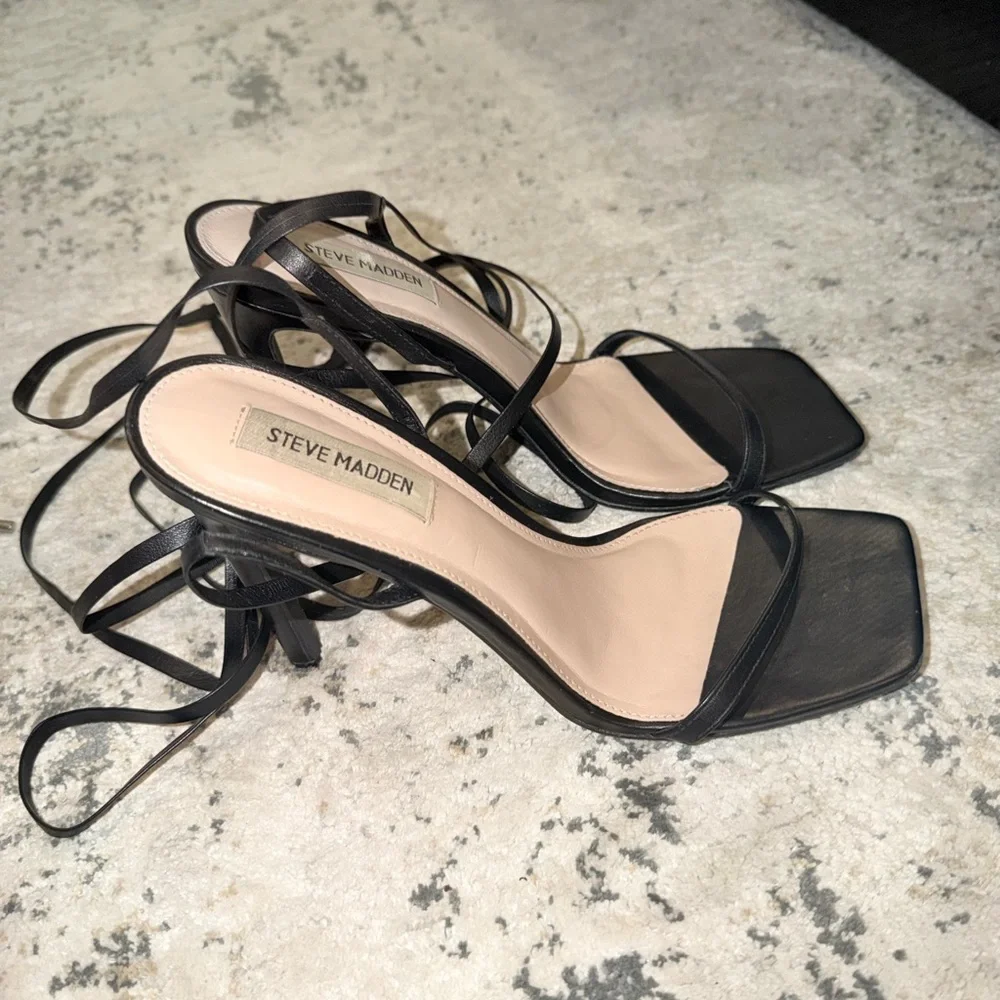 Steve Madden Black Strappy Heels 6inches - Picture 2 of 8